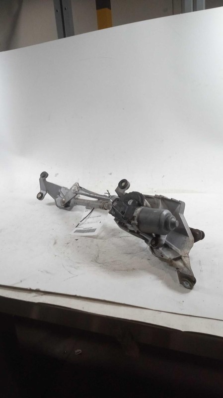 2015 Mitsubishi Outlander Sport Wiper Motor OEM 8250A178 112K Miles Silver