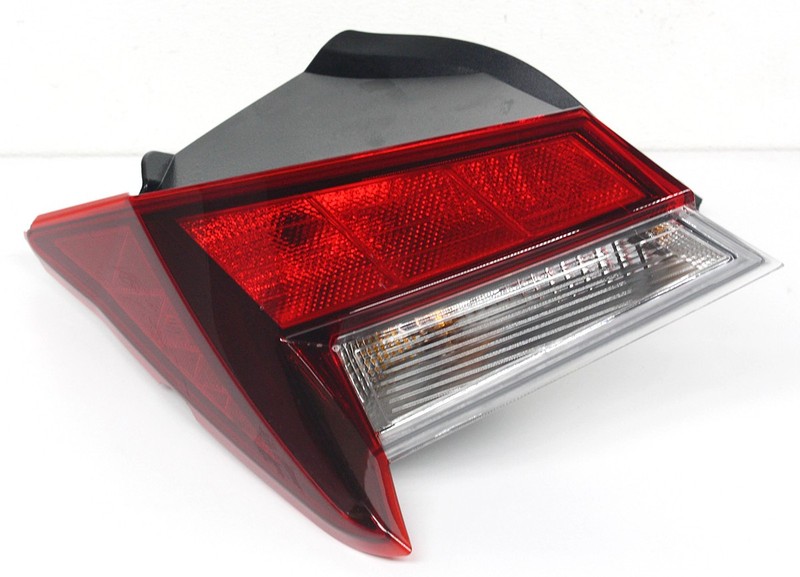 OEM Left Driver Side Halogen Tail Lamp For Hyundai Elantra 92401-AA020, Chips