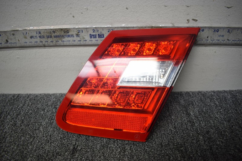 2010-2013 MERCEDES BENZ E CLASS RIGHT SIDE INNER TRUNK TAIL LIGHT FACTORY OEM