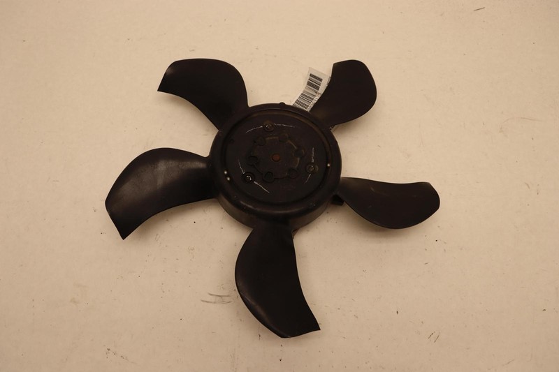 2014-2018 CHEVY SILVERADO 1500 LEFT DRIVER ENGINE RADIATOR COOLING FAN MOTOR OEM