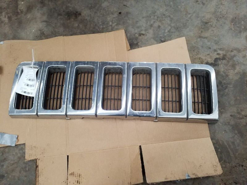Grille Vertical Bars Grille Chrome Fits 96-98 GRAND CHEROKEE 179598