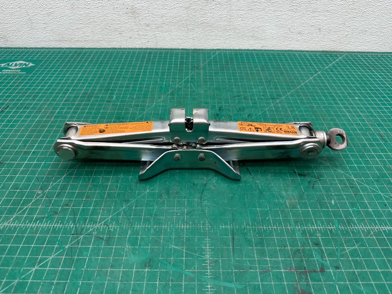 07-13 INFINITI G35 G37 G25 EMERGENCY SPARE TIRE WHEEL JACK OEM