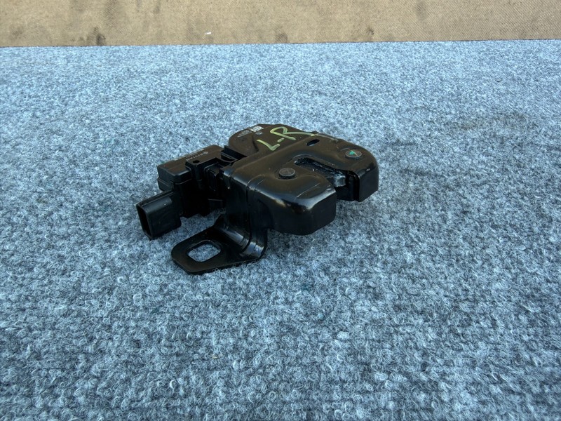 RIVIAN R1S 2022-2026 OEM REAR LEFT DRIVER TAILGATE LIFTGATE LATCH LOCK ACTUATOR