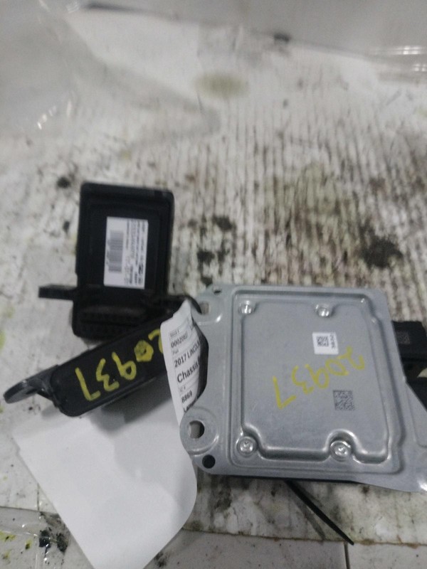 2017 Lincoln Continental HID Headlight Control Module OEM FT4A13C170AA 53K mi