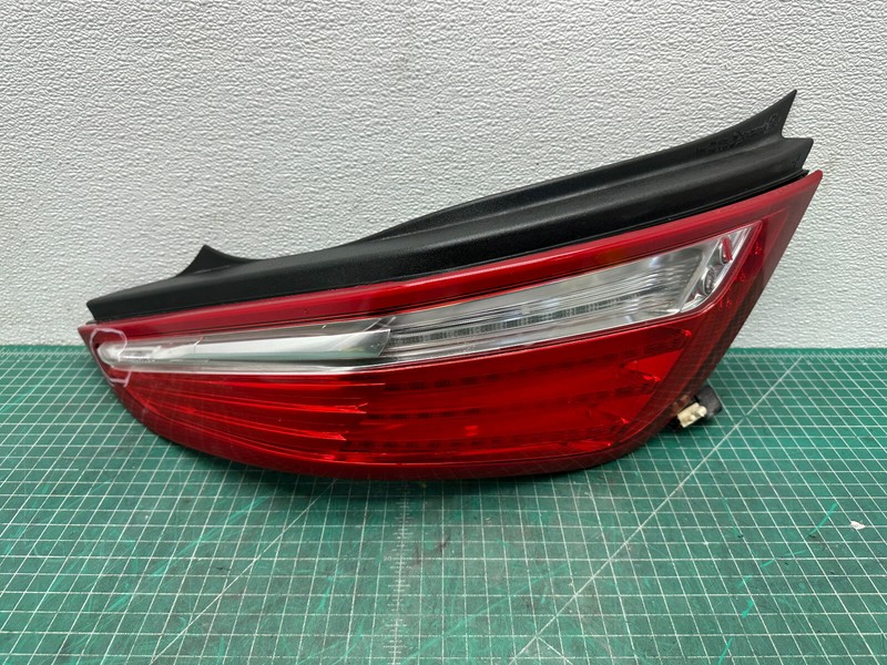 10-15 JAGUAR XJ XJR REAR LEFT DRIVER SIDE TAIL LIGHT LAMP OEM