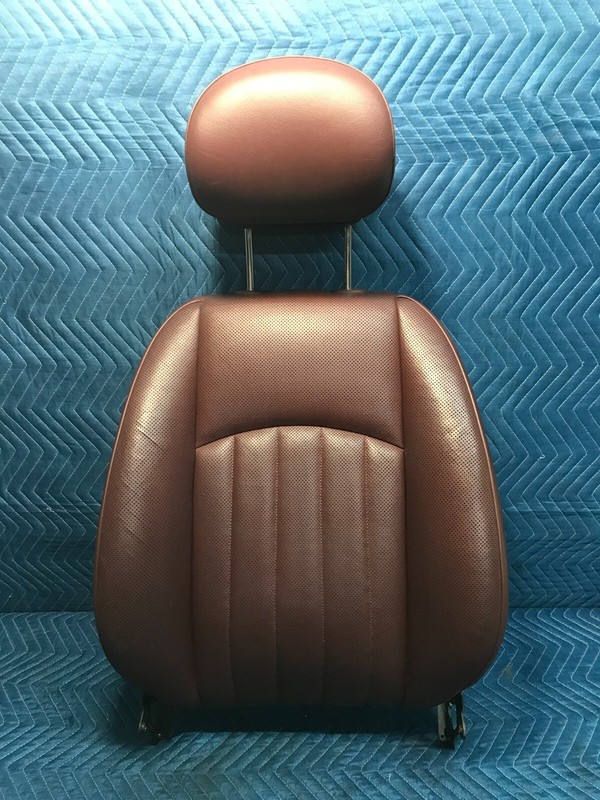 06-11 Mercedes W219 CLS500 Front Right Passenger Top Upper Seat Cushion Headrest