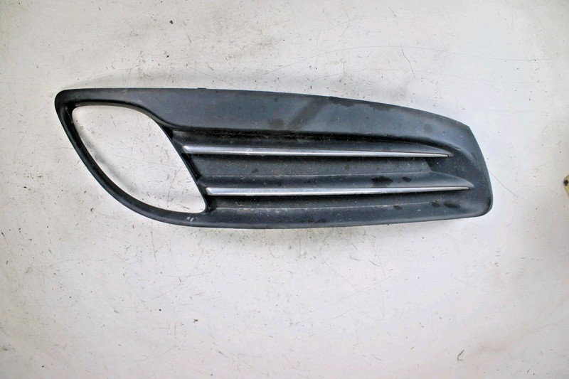 Hyundai Genesis Coupe Right Fog Light Grille Grill BK1 10-12 OEM 86564-2M000