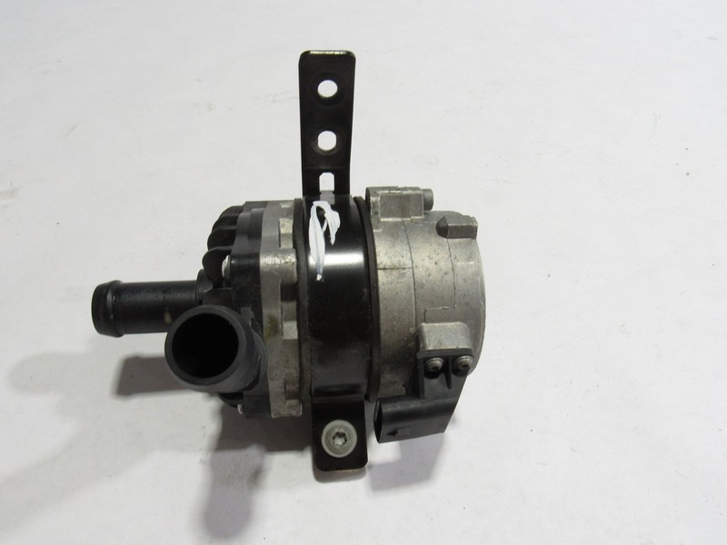 11 12 Fisker Karma 2012 Auxiliary Coolant Water Pump @2