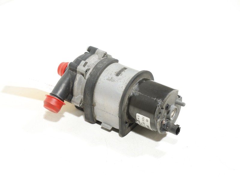 2012-2018 Mercedes CLS550 W218 Auxiliary AUX Circulation Water Pump OEM