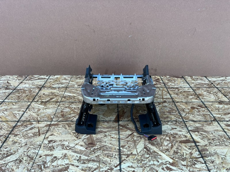 FORD MUSTANG MACH-E 2021-2026 OEM FRONT LEFT LH SEAT LOWER TRACK FRAME W/ MOTORS