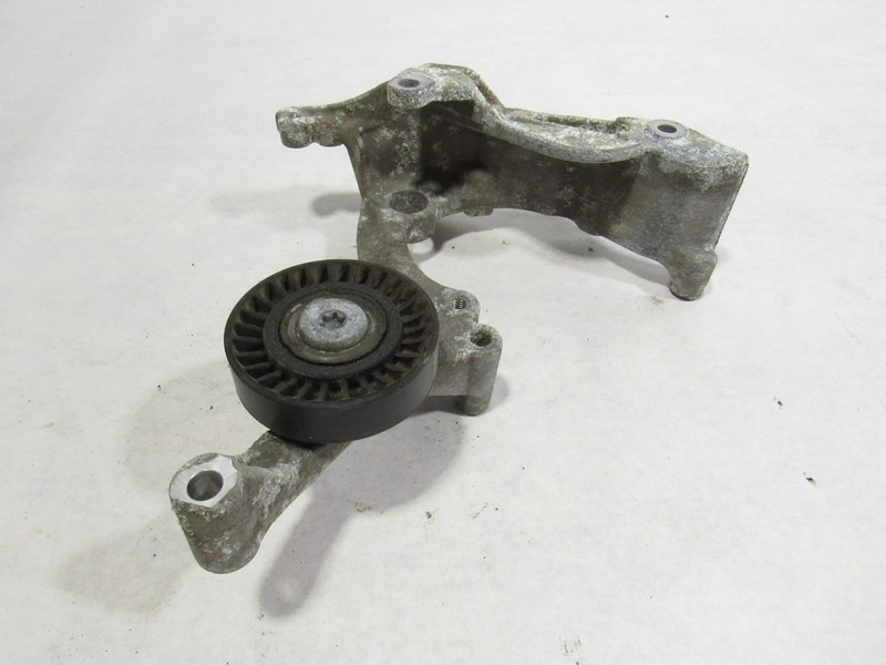 18-20 Mercedes S560 W222 2019 4.0L AWD Engine Belt Tensioner Pulley Bracket |:O