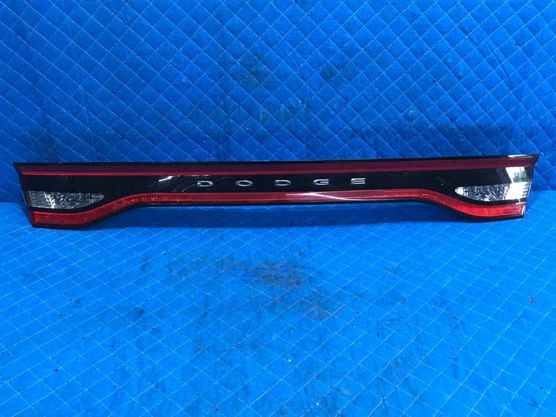 13-16 Dodge Dart Rear Center Tail Light Assembly OEM 68164500AC