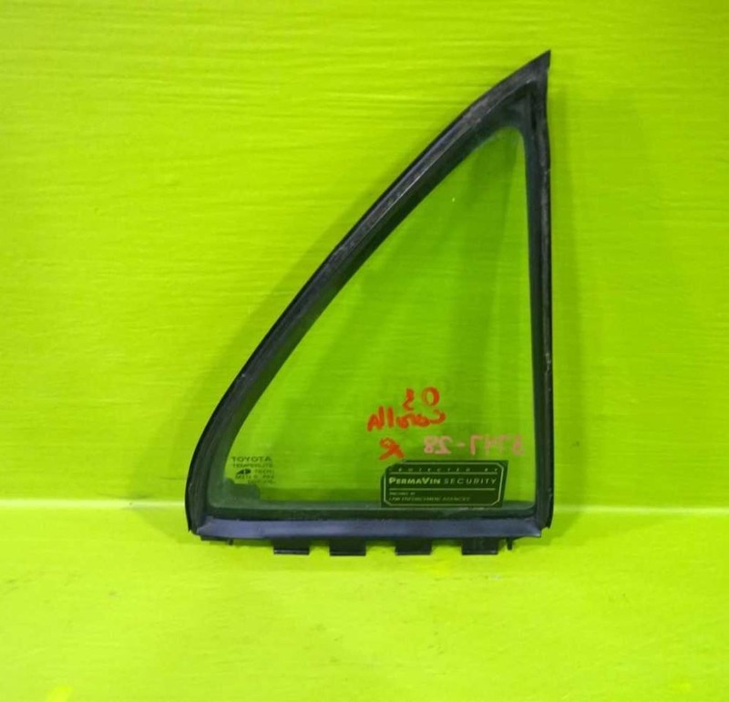 03 04 05 06 07 08 COROLLA PASSENGER RIGHT REAR VENT GLASS OEM 3747-28