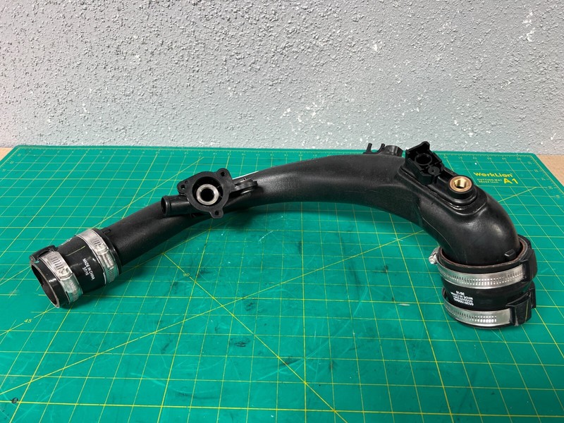 17-22 Alfa Romeo Giulia turbo ENGINE AIR INTAKE DUCT HOSE TUBE OEM
