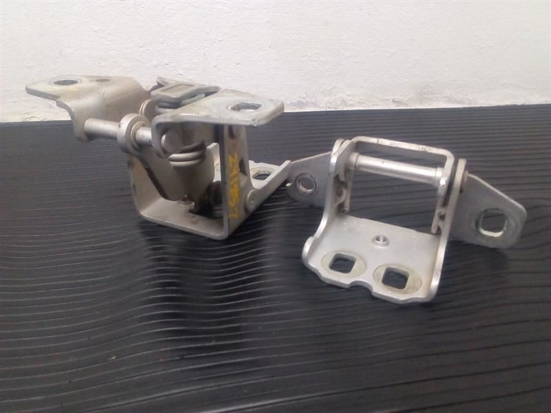 05-11 Dodge Dakota Crew Cab Rear Left Driver Door Hinges Pair OEM 68031517AA