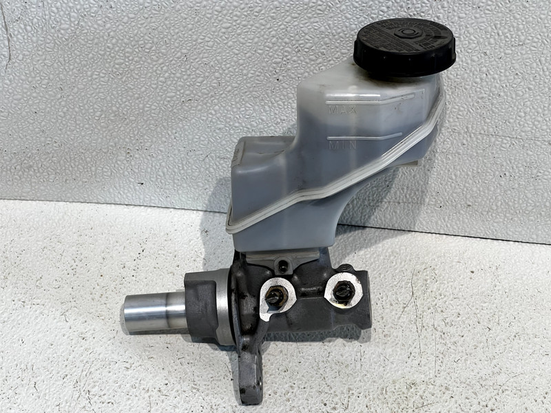 2011 Nissan Altima Sedan Brake Master Cylinder & Reservoir