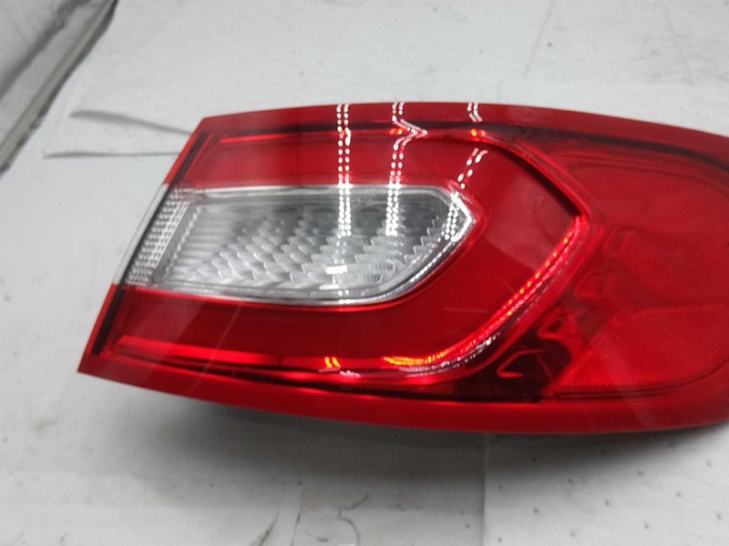 2017 Lincoln MKX Right Tail Light Assembly Black OEM 102715 101K Miles