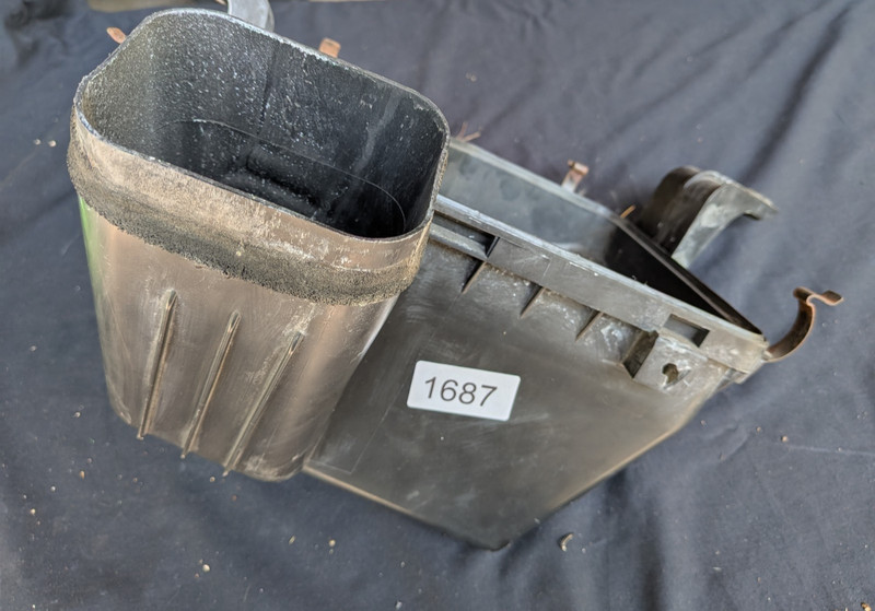 2006 Lexus GS300 Air Intake Cleaner Filter Box Lower Cover OEM airbox