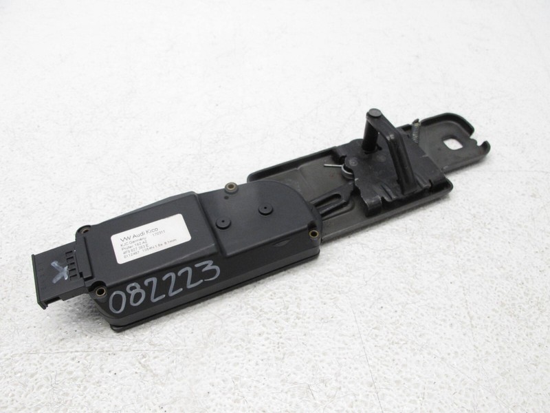 06-17 AUDI 8R Q5 SQ5 Q7 A4 A6 WAGON REAR LIFTGATE LOCK STRIKER PLATE OEM 082223