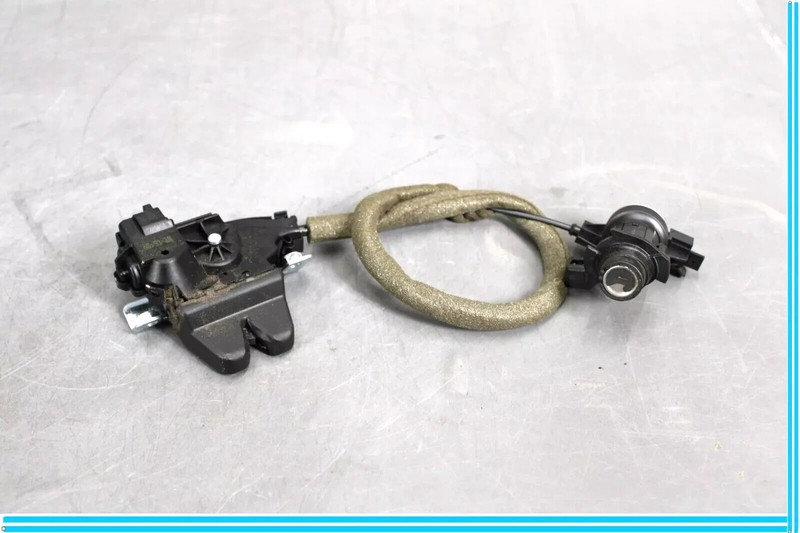08-17 Mercedes C300 E350 E550 Rear Trunk Lid Lock Latch Actuator Assembly OEM