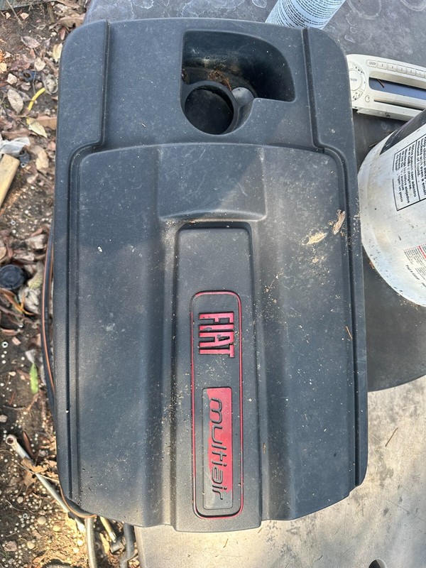 12-17 Fiat 500 OEM 1.4 Plastic Engine Cover