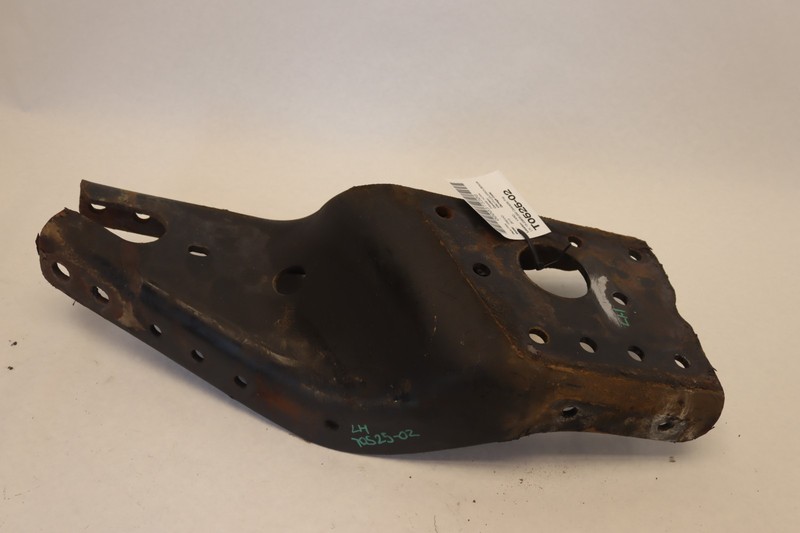 08-17 FREIGHTLINER CASCADIA 125 LEFT DRIVER FRAME HORN SUPPORT 15-23806-000 OEM