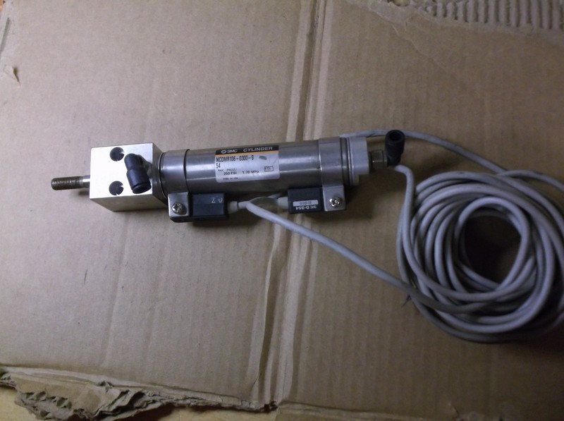 SMC NCDMR106-0300-B Stainless Steel Air Pneumatic Cylinder 250 PSI