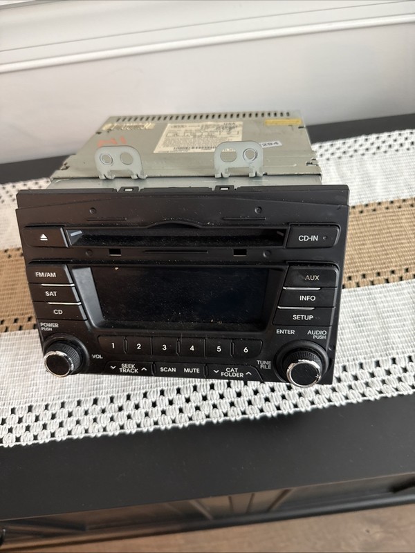 KIA OPTIMA AM FM CD PLAYER RADIO RECEIVER2011-2014 OEM 96170-2T651CA Used