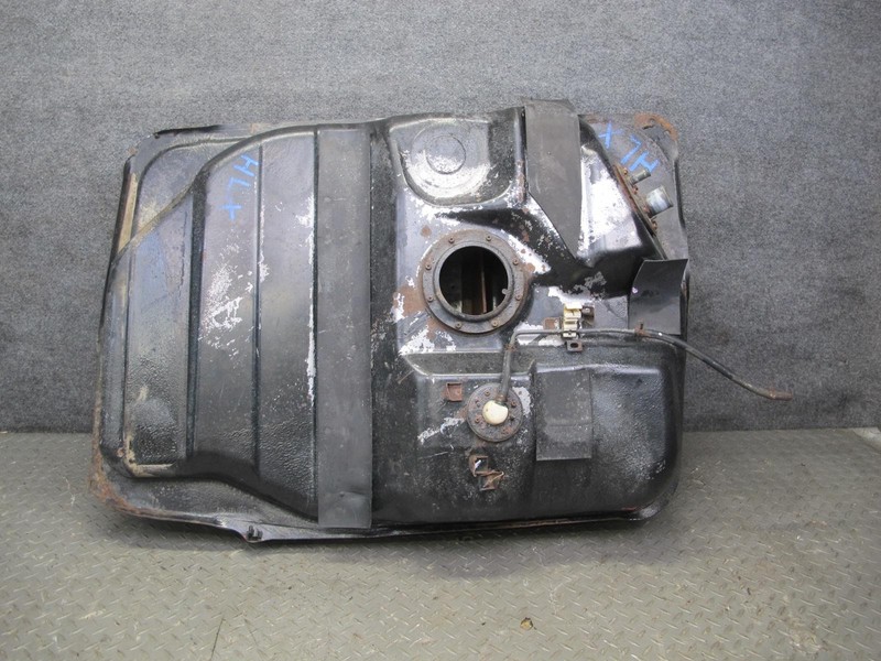 1998-2007 LEXUS UZJ100L LX470 FUEL TANK UNIT