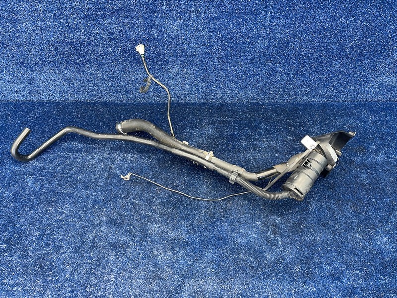 2019-2024 RAM 1500 Classic FUEL FILLER TUBE ASSY GAS TANK NECK HOSE VAPOR OEM