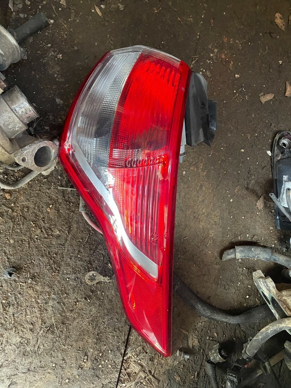 13-16 FORD ESCAPE RH PASSENGER SIDE OEM TAILLIGHT TAIL LAMP ASSEMBLY