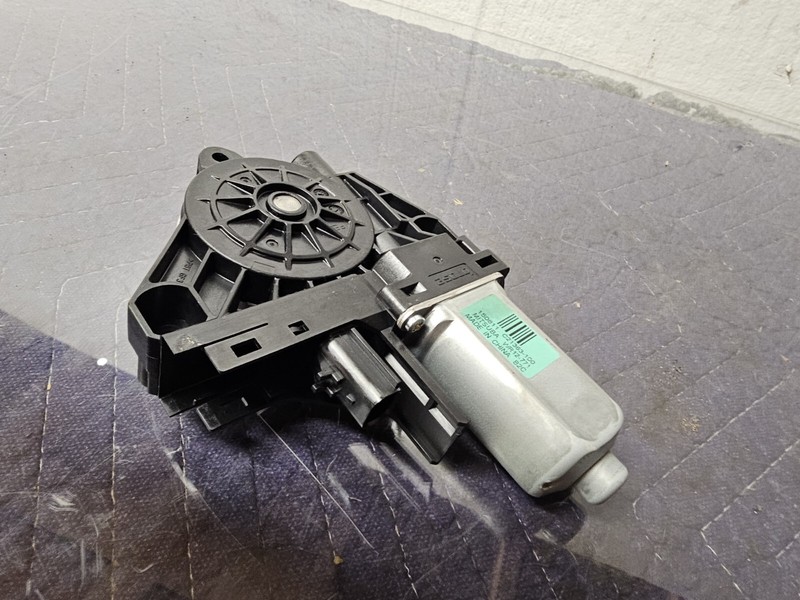 2009-2020 Dodge Journey Front Right Passenger Power Window Motor 0130822472 OEM