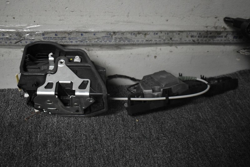 BMW 3 SERIES EXTERNAL DOOR HANDLE FACTORY OEM