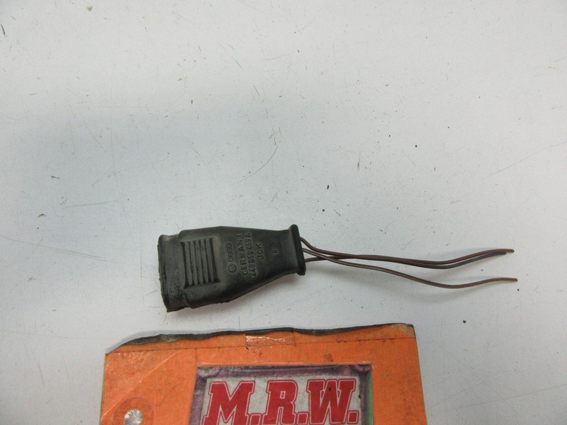 WIRE PLUG CONNECTOR OFF RADIATOR SENSOR SENDER COOLANT FAN SWITCH TEMPERATURE