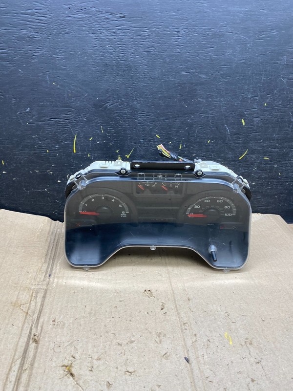 2014 Ford E150 E250 E350 VAN Gauge Speedometer Cluster x5932 DG