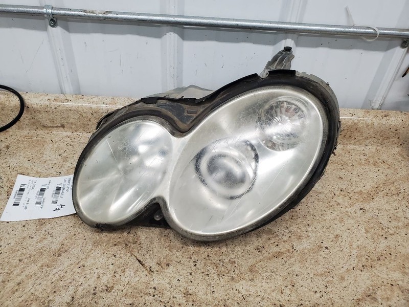 Driver Left Headlight Xenon HID Fits 05-10 300 300911