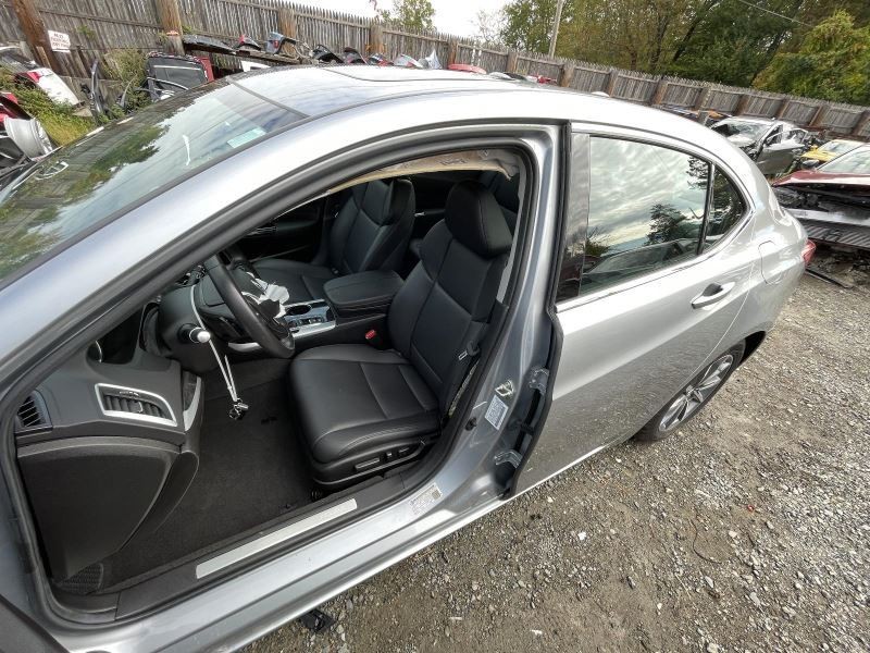 2015-2019 ACURA TLX LEFT ROCKER W/POST SILVER PC: NH830M 18K -BASE- 49944