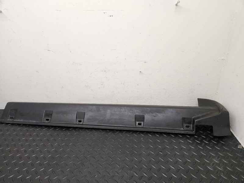 11-17 Jeep Compass Front Right Passenger Rocker Molding OEM 5182572AB