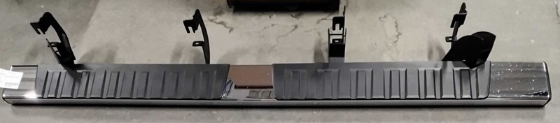2014-2019 Chevrolet Silverado GMC Sierra Crew Cab LH Running Board 84106463