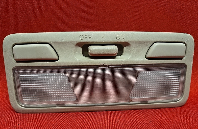 2001 - 2006 Mitsubishi Montero LIMITED/XLS Roof Dome Reading Light Lamp Beige