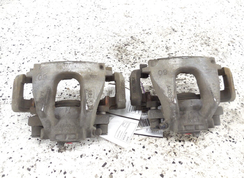 2017-2019 Jaguar XE 2.0L Front Brake Caliper Pair Driver Left Pass Right OEM