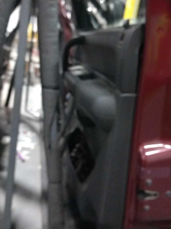 2009 Chevrolet Silverado 1500 Right Front Door Red 471695 94K Miles Used