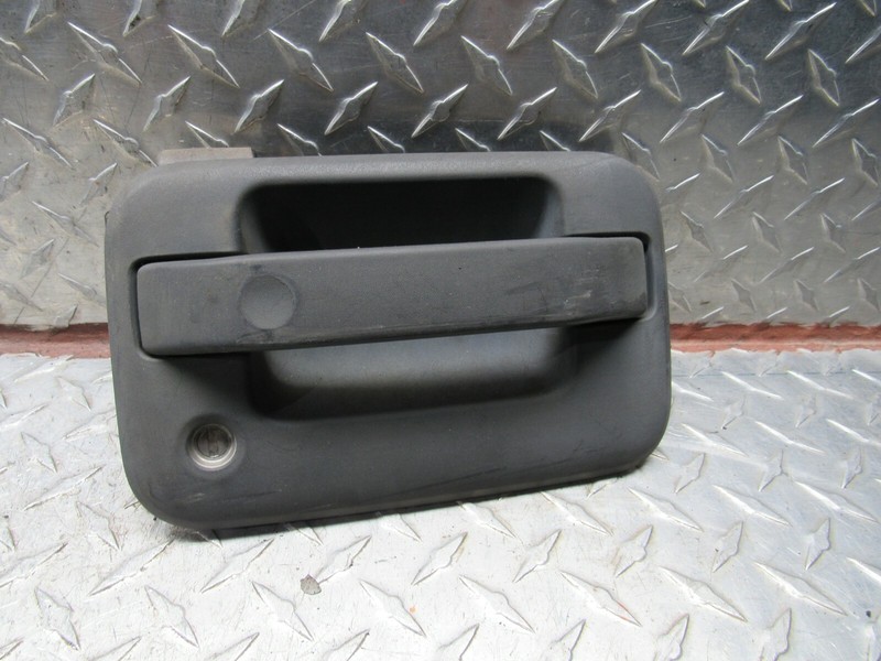 05-14 FORD F150 PICKUP RIGHT FRONT PASSENGER EXTERIOR DOOR HANDLE W/KEY HOLE CYL