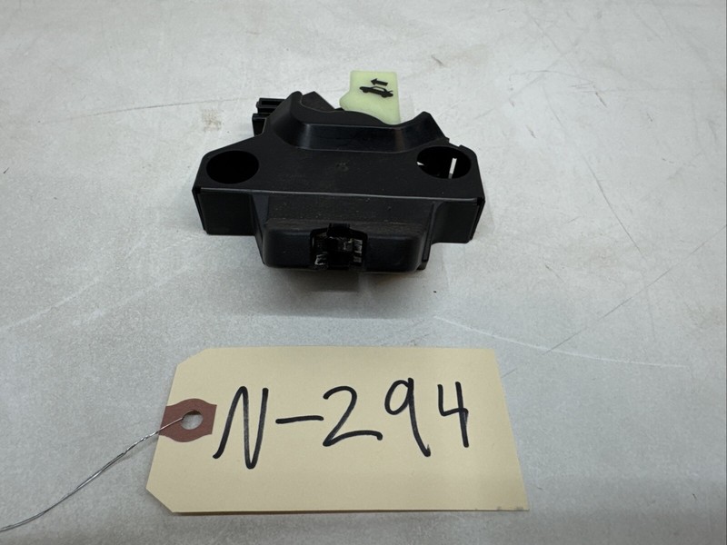 17-23 TESLA MODEL 3 REAR TRUNK LID LATCH LOCK ACTUATOR 1092308 294 B31