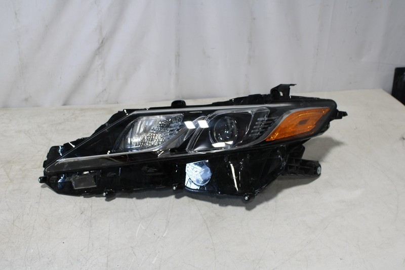 2018 Toyota Camry Left Headlamp Assembly with Amber Daytime Running Light