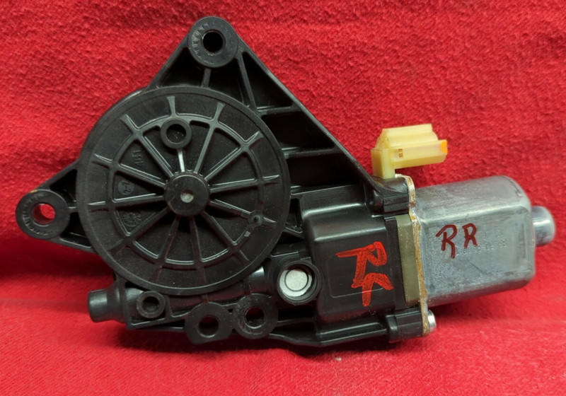 2011 - 2015 Hyundai Sonata - Passenger Side / Right Rear Door Window Motor