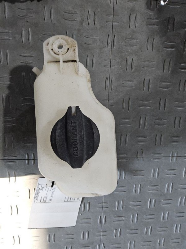 Coolant Reservoir Fits 14-20 SORENTO 3520838