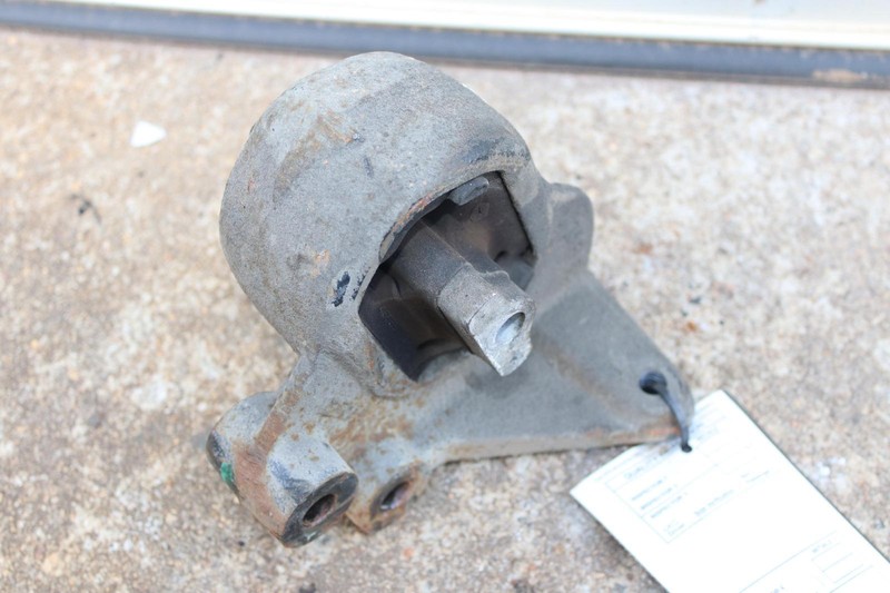 2011-2018 DODGE RAM 1500 5.7L LEFT DRIVER SIDE ENGINE MOTOR MOUNT SUPPORT OEM