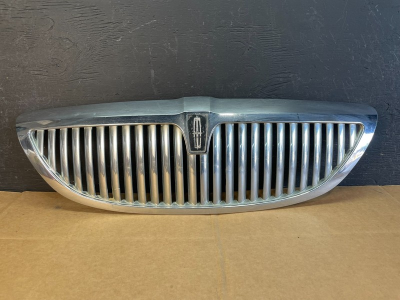 2003 to 2011 Lincoln Town Car Front Upper Grille Grill Chrome W/Emblem AE0784 DG