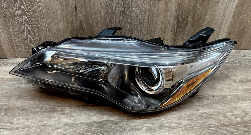 2015-17 TOYOTA CAMRY LH HEADLIGHT ASSY OEM PART